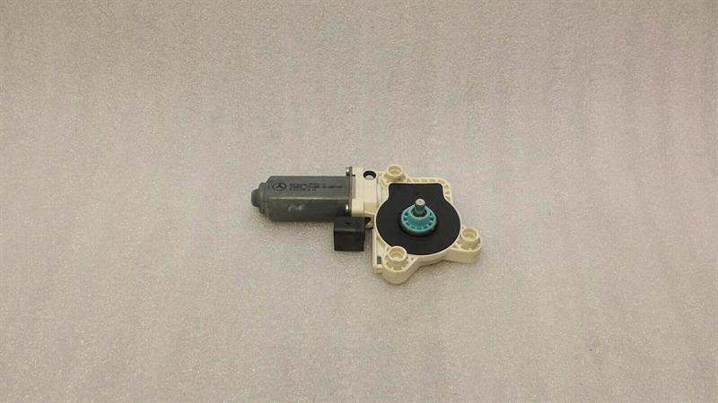 Mercedes E Class W211 door window engine A2118202442 power window motor