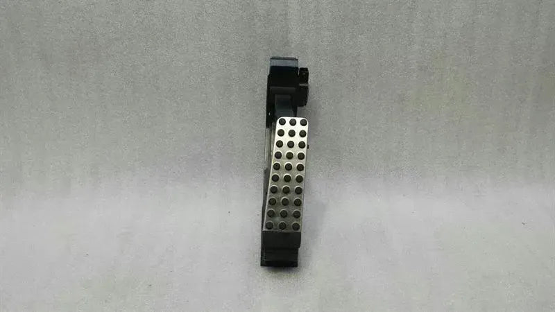 Mercedes SLK55 AMG R171 Gas Pedal (Electrical) A1703000404 Accelerator Pedal
