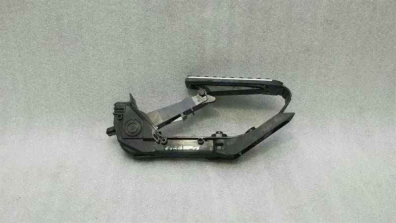 Mercedes SLK55 AMG R171 Gas Pedal (Electrical) A1703000404 Accelerator Pedal
