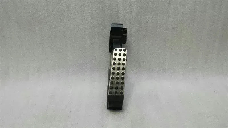 Mercedes SLK55 AMG R171 Gas Pedal (Electrical) A1703000404 Accelerator Pedal