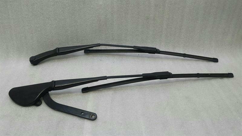 Mercedes SLK R171 RHD Wiper arm A1718200944 right handlebar