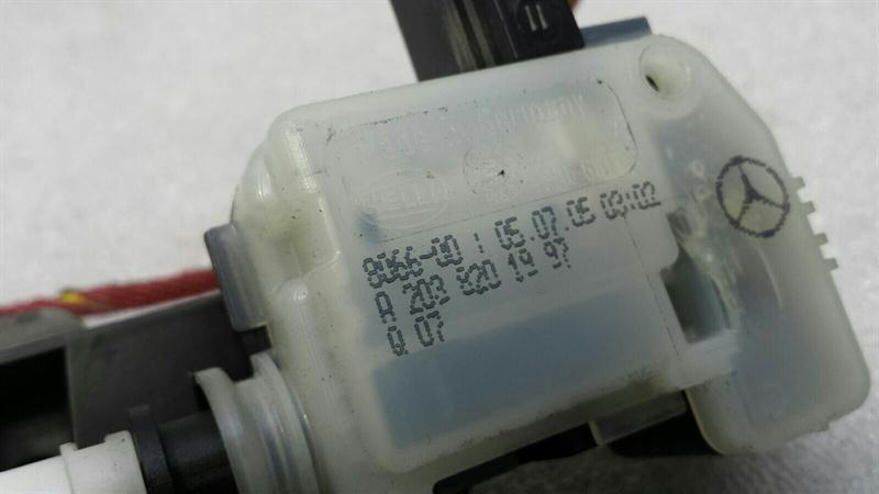 Mercedes SLK R171 fuel cap actuator A2038201997 fuel flap servomotor