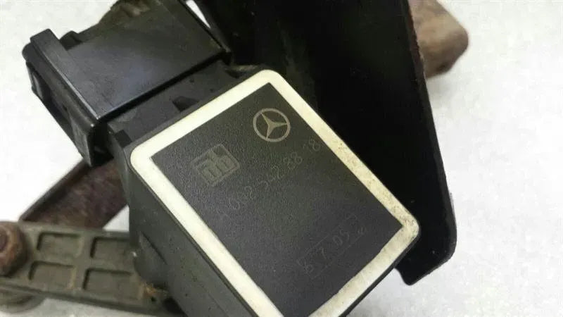 Mercedes SLK R171 Xenon Level Sensor A0025428818 Level Sensor.