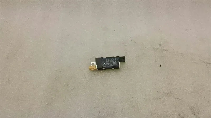 Audi S3 8P Aerial / Antenna 8P4035225C Antenna Amplifier
