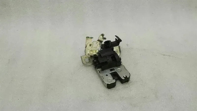 Audi S3 8P boot lock 8K9827505 tailgate lock