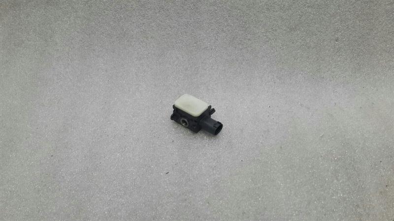 Mercedes ML W164 X164 Crash Sensor A0038202826 Impact Sensor