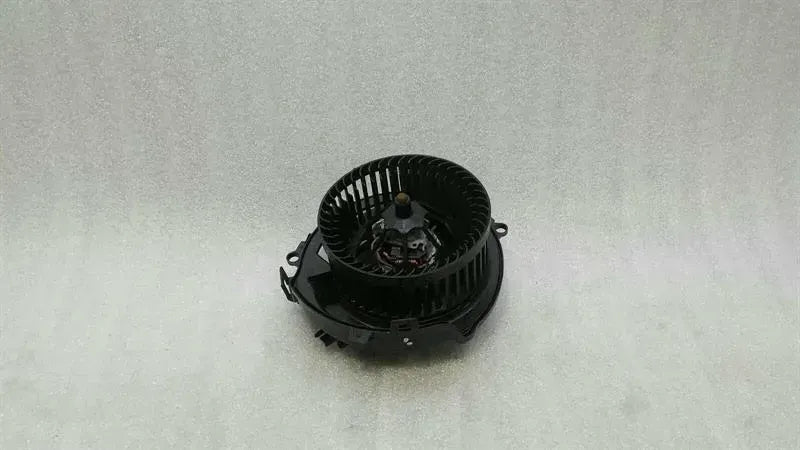 Audi S3 8V a3 RHD Heater Blower 5Q2819021B Right Handlebar