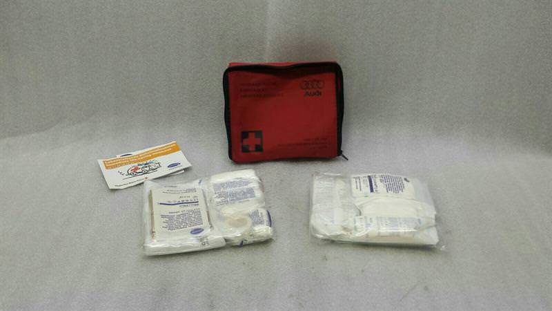 Audi S3 8P First Aid Kit 8P0860282A dressing box dressing bag