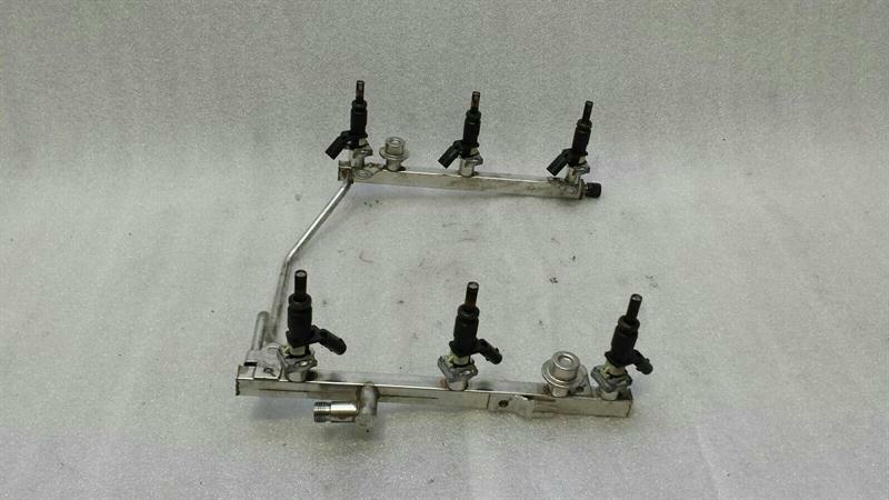 Mercedes SLK R171 Fuel Rail A2720701795 Fuel Injection Moulding Pipe Distributor M272 V6