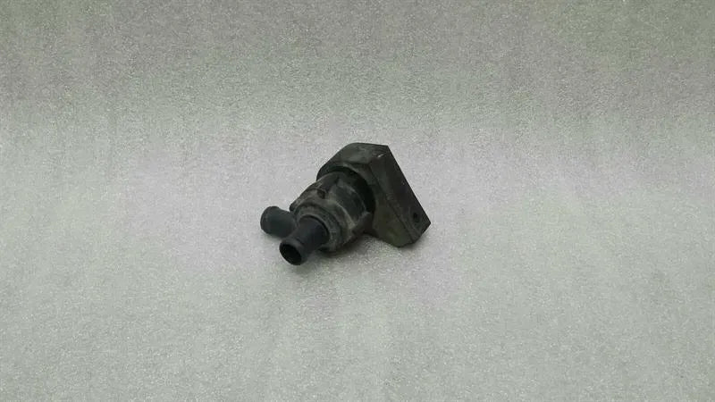 BMW 6 Series E63 E64 M6 Additional Cooling Pump 6930550 Coolant Pump Pump