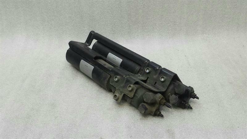 Audi RS4 8K Suspension Central Valve 8K0616813B STEAM PLANT CENTRAL VALVE DRC