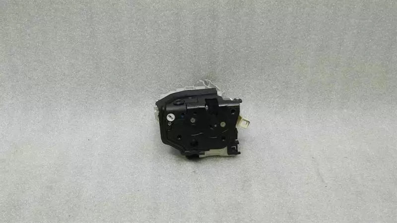 Audi A4 8K rear left door lock 8K0839015C door lock rear left
