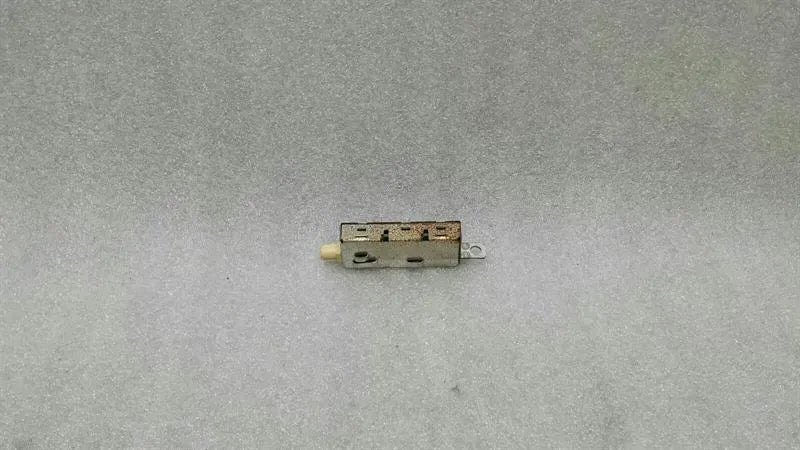 Audi A4 8K Aerial / Antenna 8K9035225A Antenna