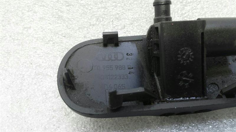 Audi A4 8K RS5 RS4 A5 Right Washer Nozzle 8T0955988B Washwater Nozzle Right