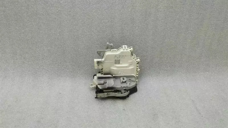Audi A4 8K rear left door lock 8K0839015C door lock rear left