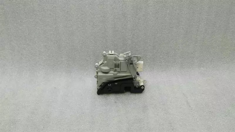 Audi A4 8K rear left door lock 8K0839015C door lock rear left