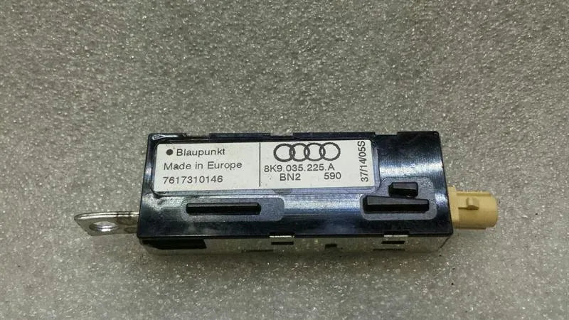 Audi A4 8K Aerial / Antenna 8K9035225A Antenna