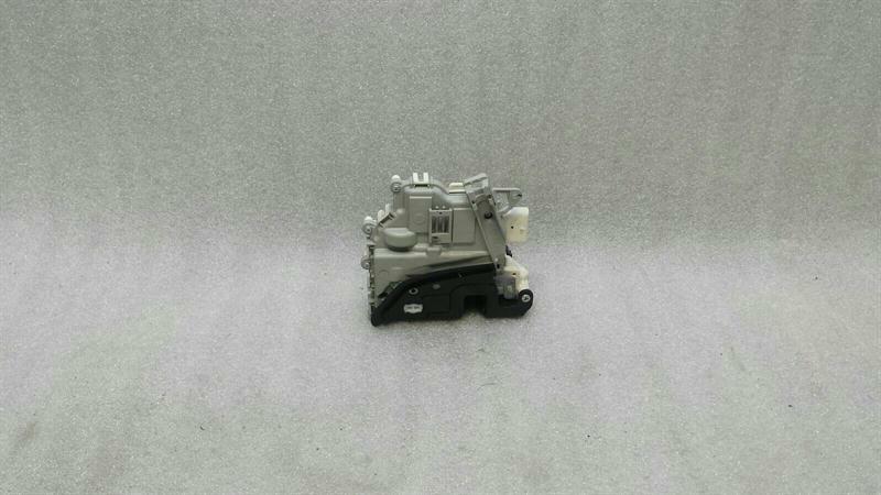 Audi A4 8K front left door lock 8J2837015C door lock front left right handlebar RHD