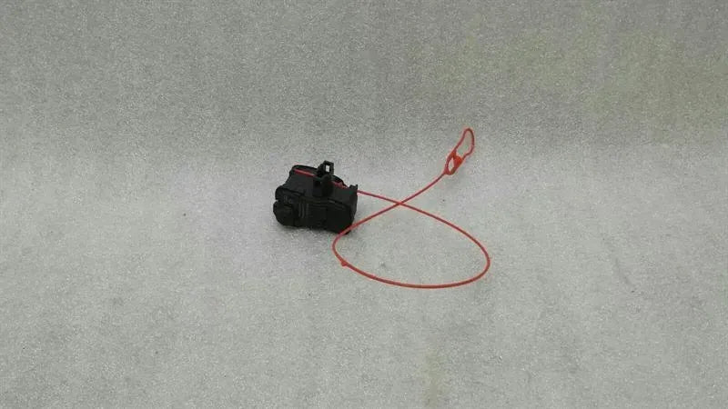 Audi A4 8K Fuel Cap Actuator 8K0862153H Fuel Cap Actuator