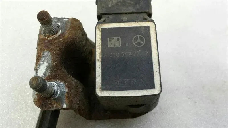 Mercedes CLS W219 Xenon Level Sensor A0105427717 Level Regulation