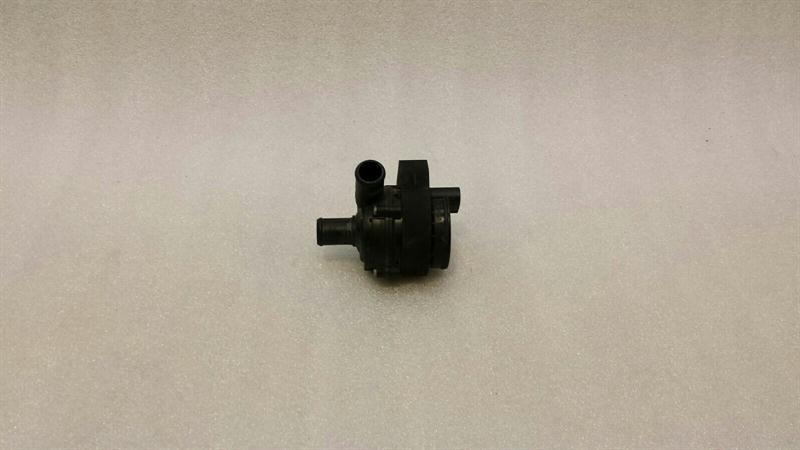 Mercedes CLS W219 additional cooling pump A2118350028 coolant pump pump