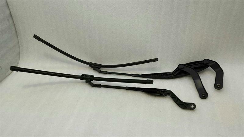 Mercedes CLS W219 RHD Wiper Arm A2118201444 Right Handlebar Set