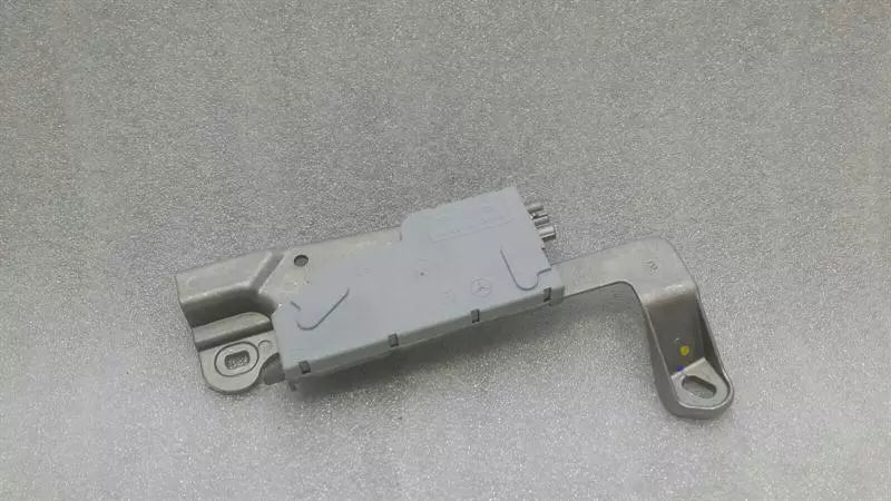 Mercedes CLS W219 Aerial / Antenna A2118270642 Antenna