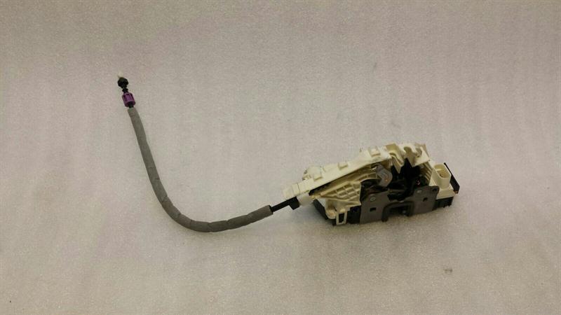 Mercedes E Class W212 W204 W176 Door Lock A2047303635 Door Lock Keyless Go