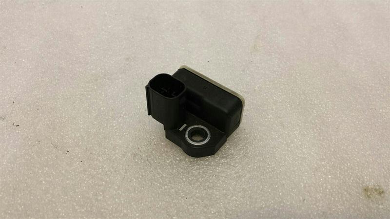 Mercedes E Class W212 W218 W221 Crash Sensor A0055421218 Impact Sensor