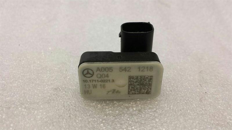 Mercedes E Class W212 W218 W221 Crash Sensor A0055421218 Impact Sensor