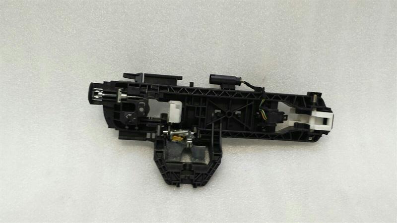 Mercedes E Class W212 Front Left Handle Carrier A2047602534 Door Handle Carrier VL