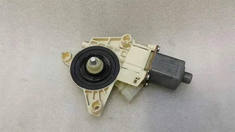 Mercedes E Class W212 Rear Door Window Motor A2048200542 Window Regulator Motor