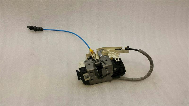 Mercedes E Class W212 front left door lock A0997200735 door lock front left
