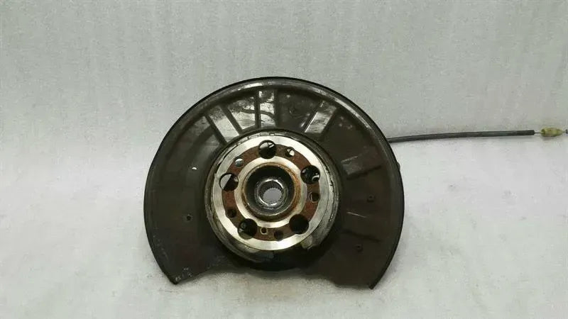 Mercedes E Class W212 Left Rear Hub A2043500741 Wheel Bearing Housing Rear Left AMG