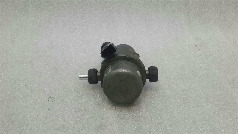 Audi S5 8T Vacuum Pump 8E0927317E Vacuum Pump 4.2 FSI V8