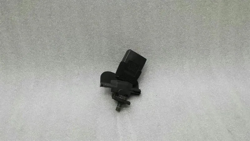 Audi S5 8T belt buckle 8T0857739B belt buckle left