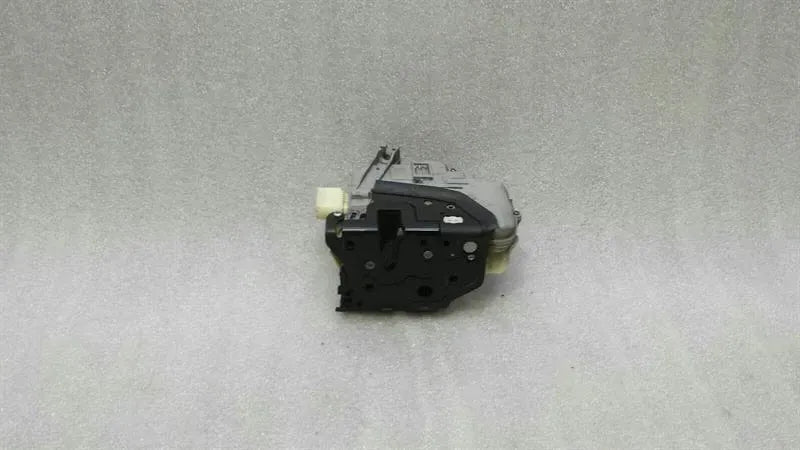 Audi S5 8T A5 RHD right door lock 8J2837016A right hand drive