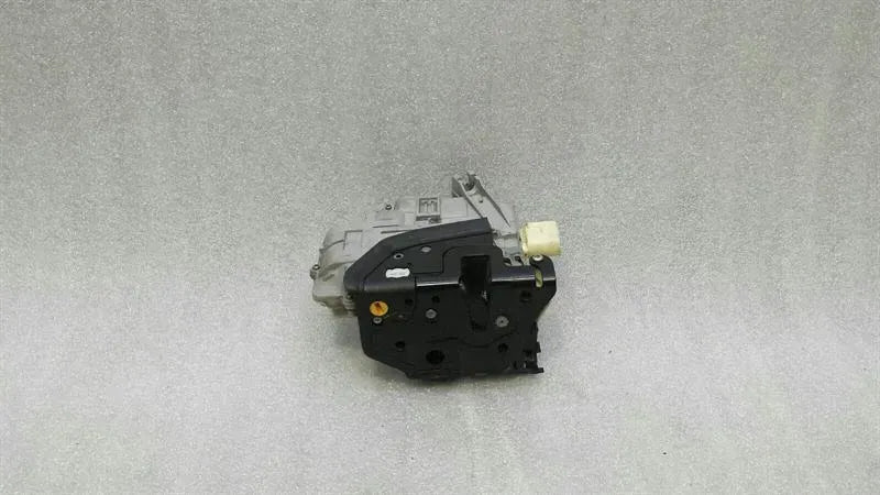 Audi S5 8T A5 RHD left door lock 8J2837015A right hand drive