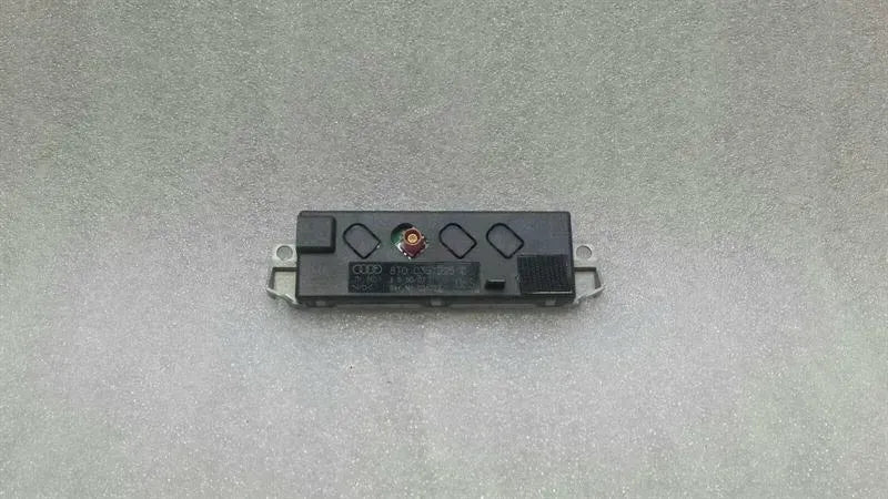 Audi S5 8T aerial / antenna 8T0035225C antenna booster