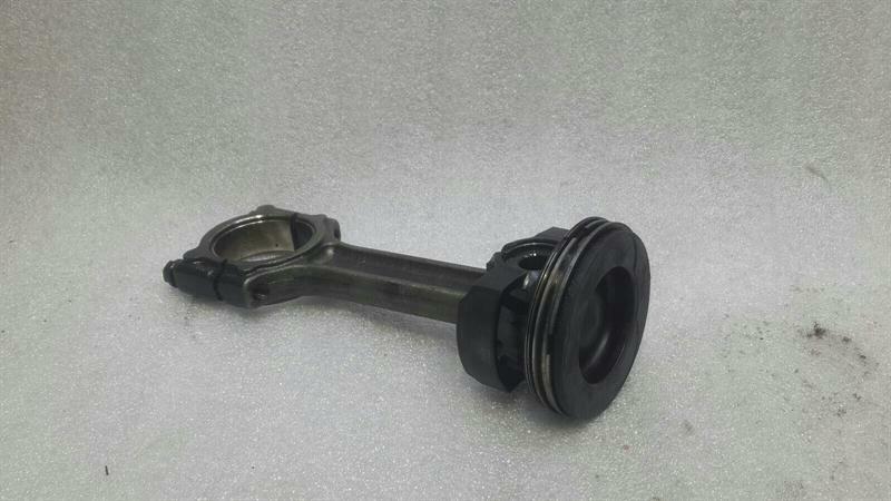 Mercedes A Class W176 Piston Conrod A6070302000 Piston OM607