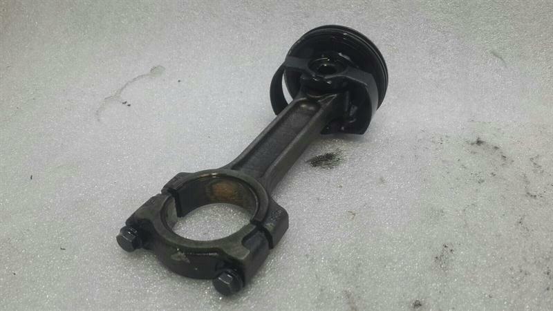 Mercedes A Class W176 Piston Conrod A6070302000 Piston OM607