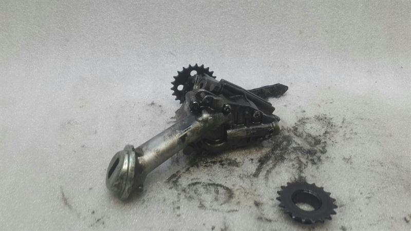 Mercedes A Class W176 Oil Pump A6071800301 Oil Pump Oil Auxiliary Pump OM607