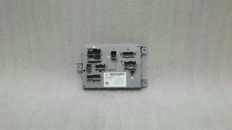 Mercedes C Class W205 SAM Module A2059008204 ECU