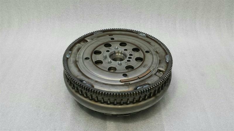 Mercedes C Class W205 Flywheel A0262501401 STARTER WREATH DENTAL WREATH