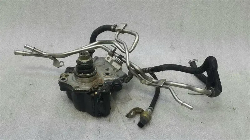 Mercedes W205 Fuel Pump Mechanical A6510703301 Fuel Pump OM651 Complete