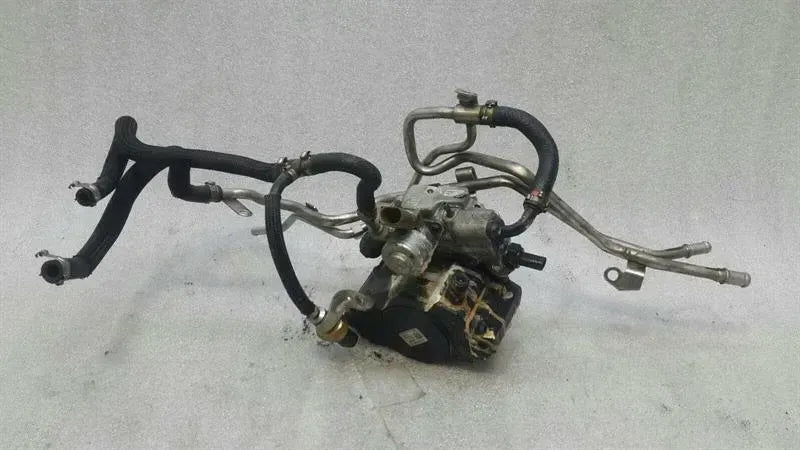 Mercedes W205 Fuel Pump Mechanical A6510703301 Fuel Pump OM651 Complete