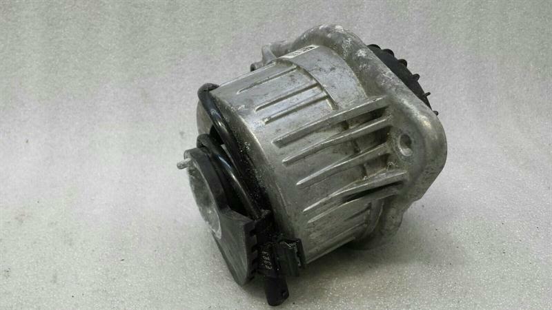 Mercedes S-Class W222 Engine Mount A2222407617 Engine Mount