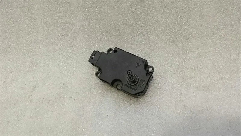 Mercedes S-Class W222 Vent Flap Engine A0999069500 Servo Motor
