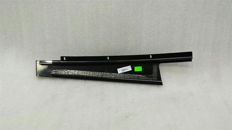 Mercedes S-Class W222 Right B Post Cover A2226900487 B Pillar Cover Right