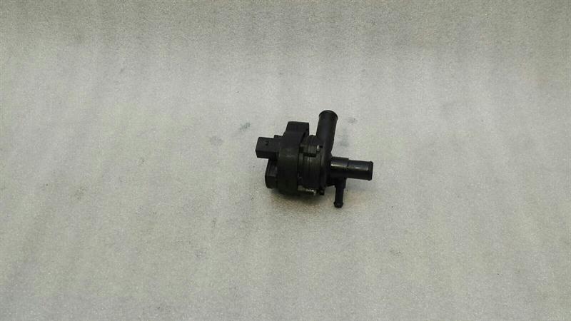 Mercedes S-Class W222 Additional Cooling Pump A2218350028 Coolant Pump Pump